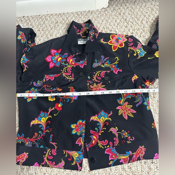 Maggy L Colorful Floral Women's Blazer silk size 4P - Picture 7 of 8